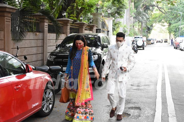 Gauahar Khan and Zaid Darbar spotted visiting her in-laws at Lokhandwala, Andheri