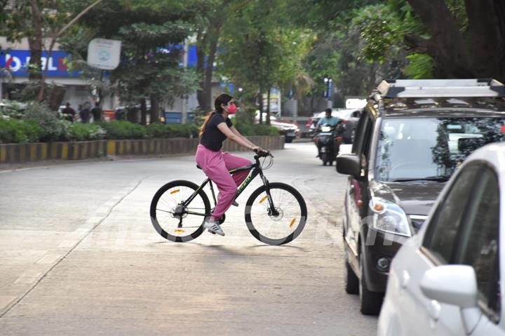 Khushi Kapoor snapped cycling in Lokhandwala, Andheri