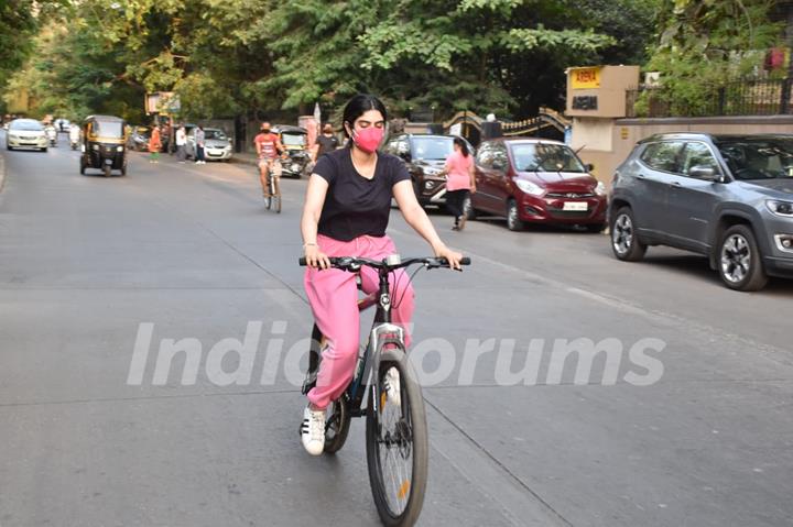 Khushi Kapoor snapped cycling in Lokhandwala, Andheri