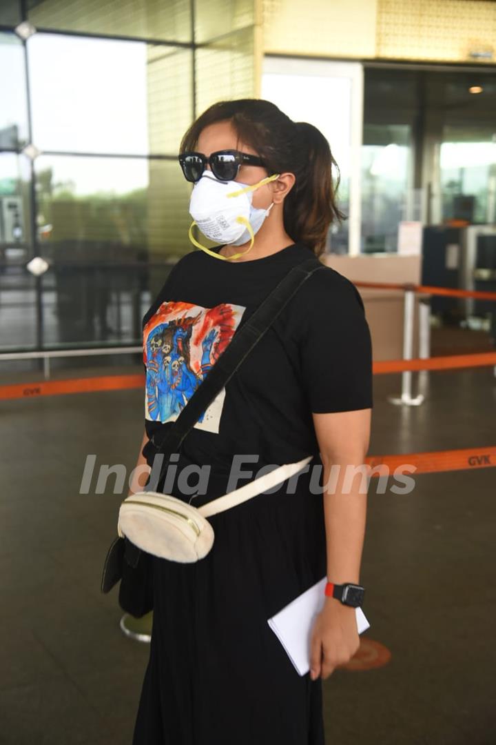 Richa Chadha snapped at Mumbai Airport