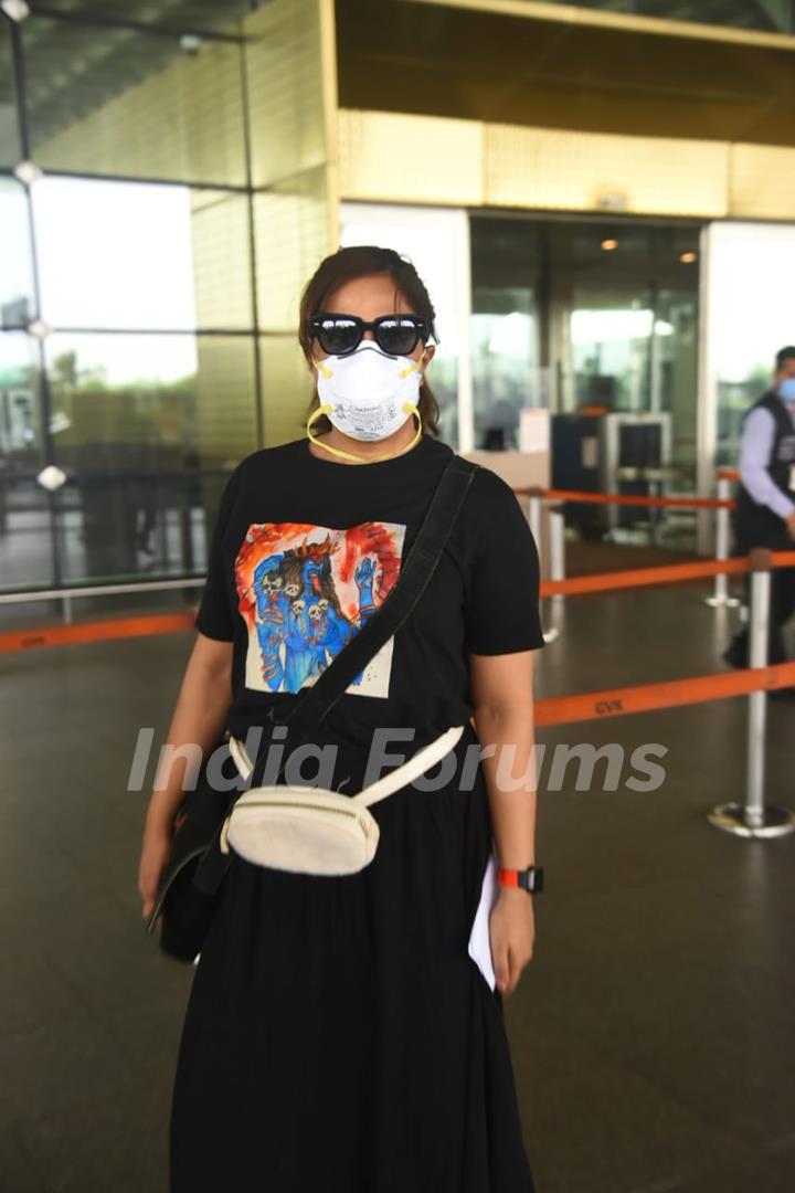 Richa Chadha snapped at Mumbai Airport