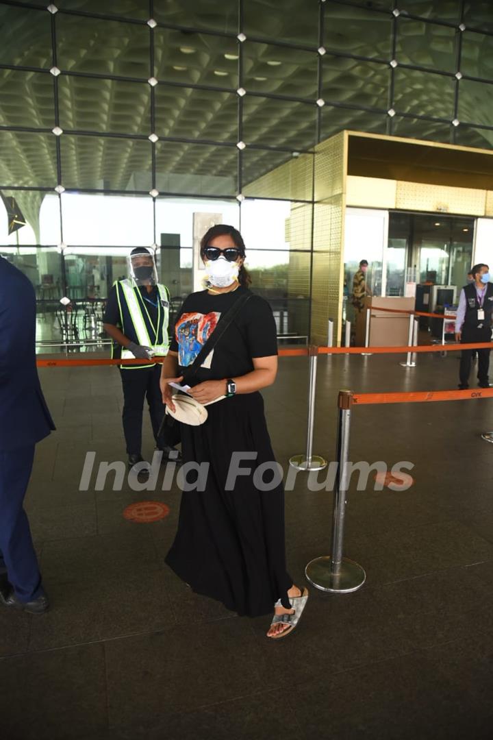 Richa Chadha snapped at Mumbai Airport