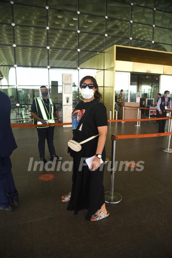 Richa Chadha snapped at Mumbai Airport