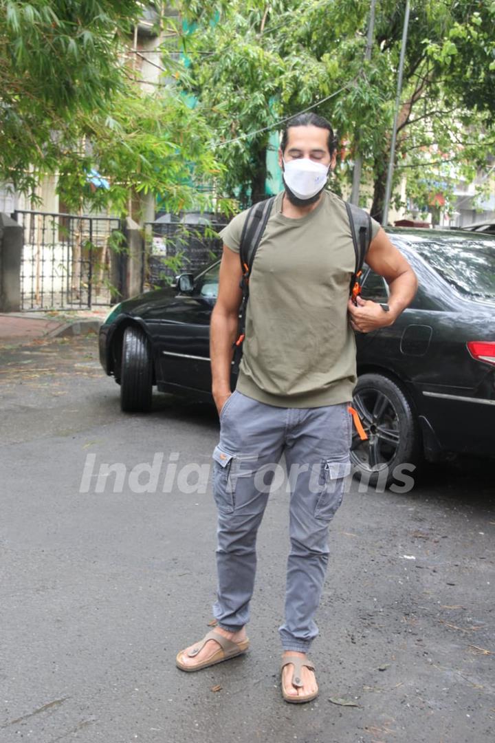 Dino Morea spotted in Bandra 