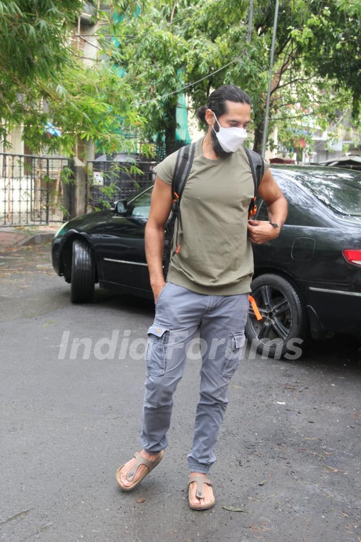 Dino Morea spotted in Bandra 