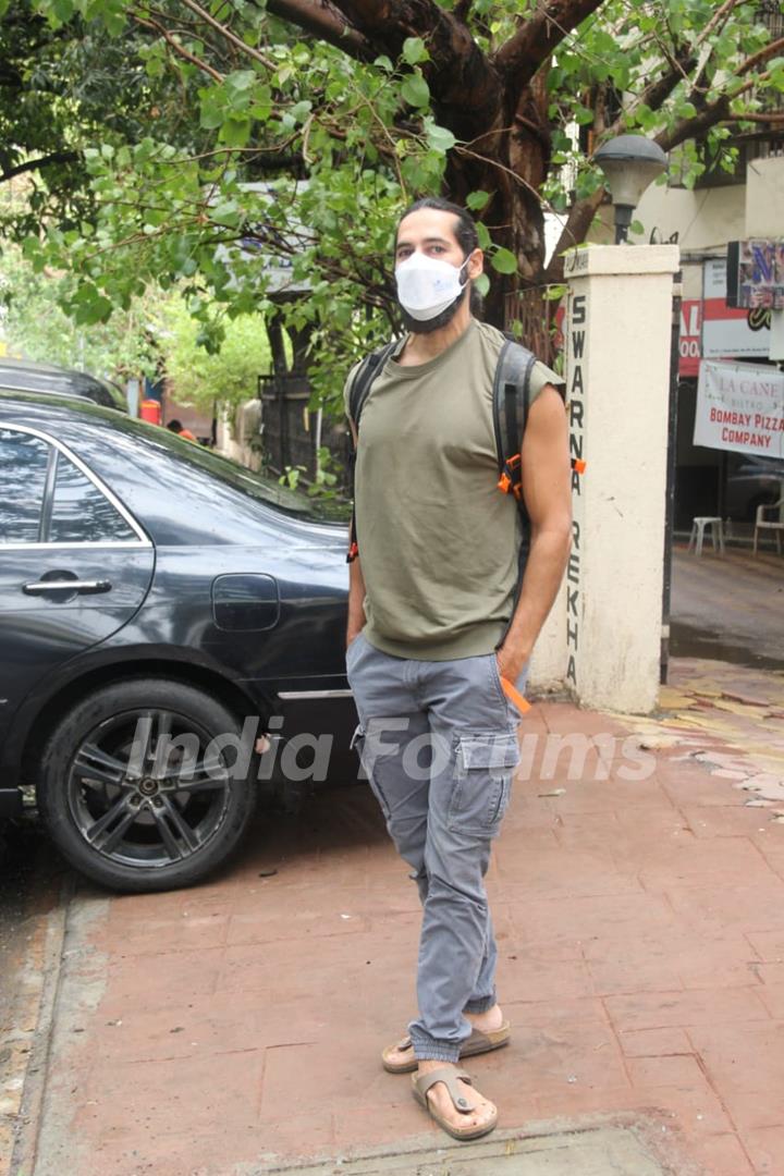 Dino Morea spotted in Bandra 