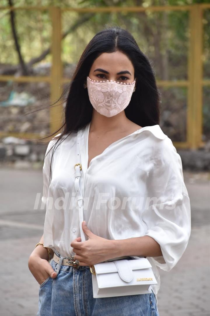 Sonal Chauhan snapped in Versova, Mumbai