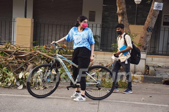 Khushi Kapoor snapped in Lokhandwala, Andheri