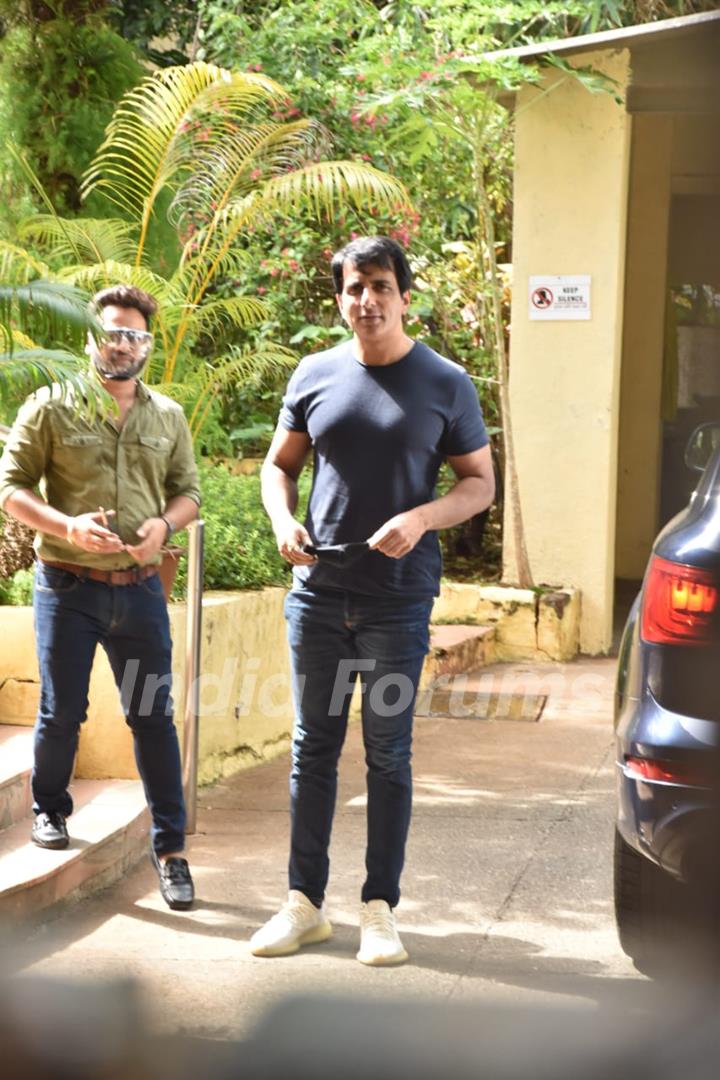 Sonu Sood spotted in Juhu