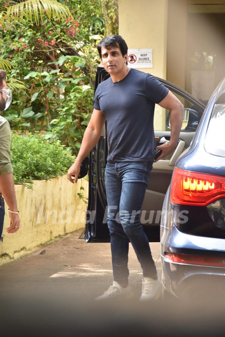 Sonu Sood spotted in Juhu