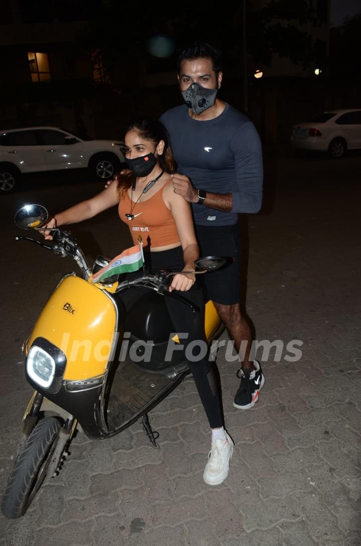 Television star Mrunal Jain snapped with his girlfriend in Lokhandwala, Andheri