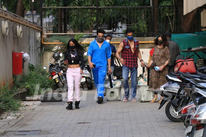 Television star Krushna Abhishek snapped with beau Kashmira Shah in Bandra