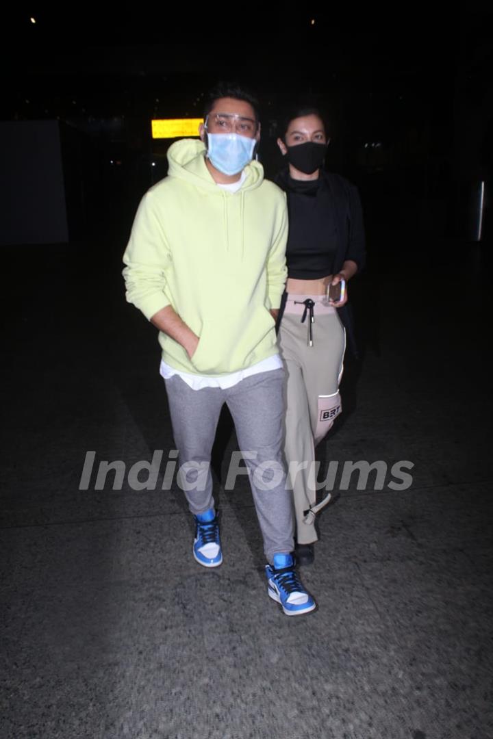 Gauahar Khan and Zaid Darbar snapped arriving in Mumbai