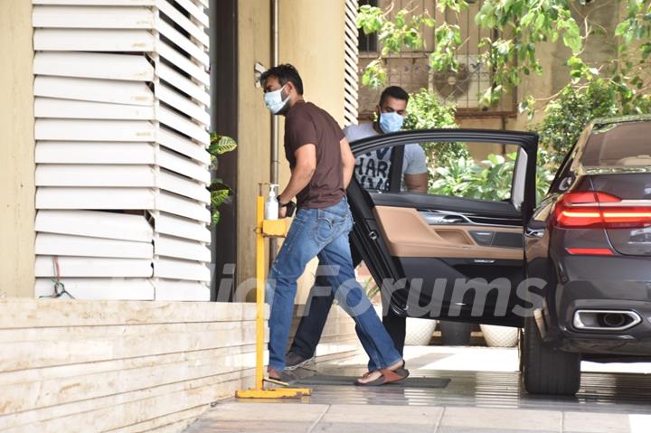 Ajay Devgn spotted at Juhu!