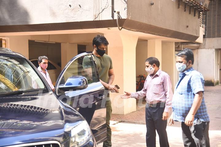 Sonu Sood snapped outside his residence, Andheri