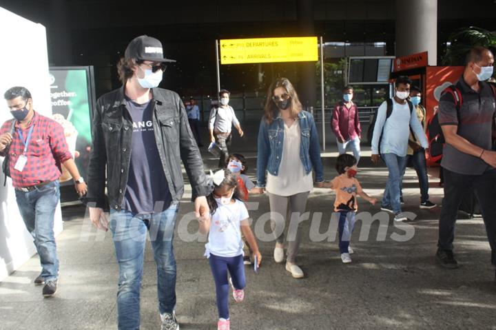 Sunny Leone and her family spotted arriving at Mumbai airport