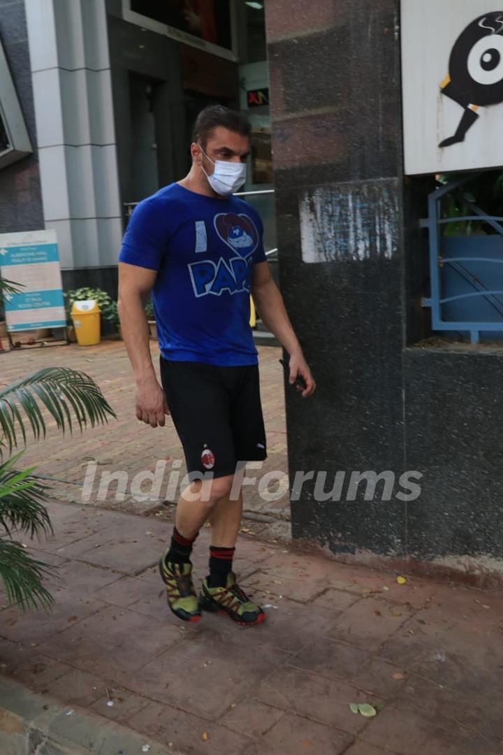 Sohail Khan snapped outside gym in Bandra