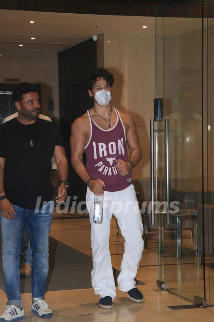 Tiger Shroff spotted at Bandra on Monday evening!