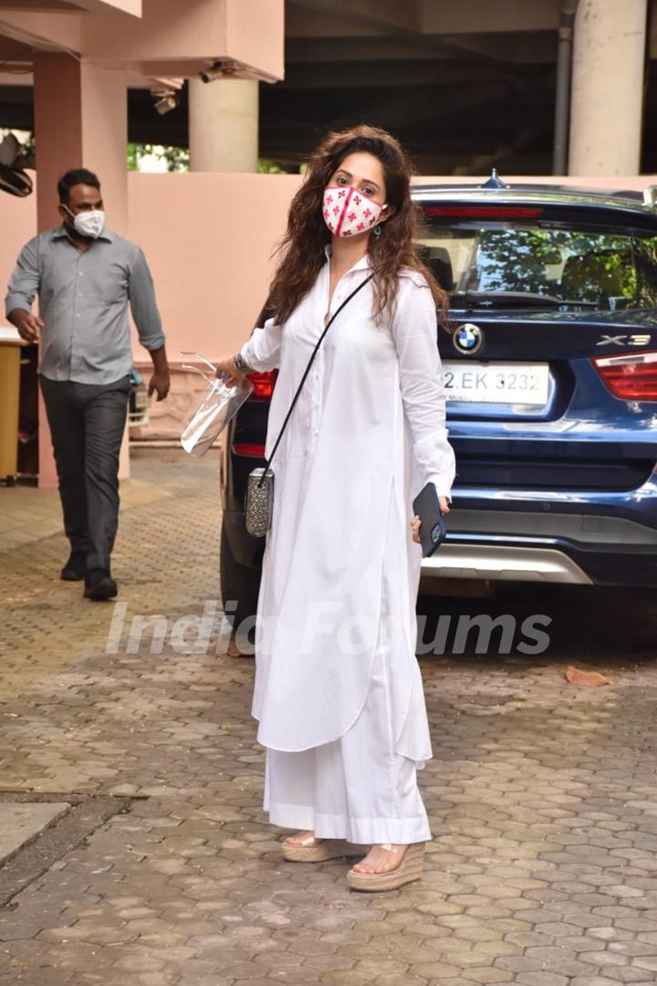 Nushrratt Bharuccha snapped outside Sanjay Leela Bhansali office!