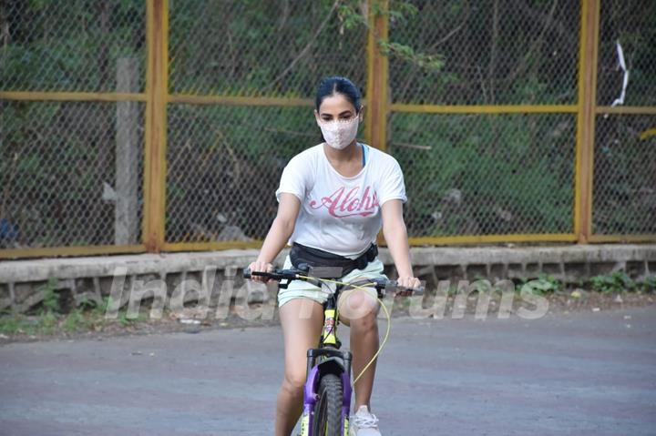 Sonal Chauhan snapped cycling at Versova