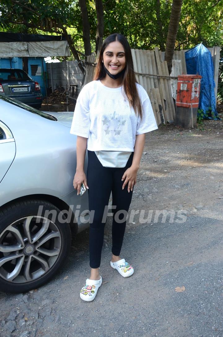 Krystle D'Souza snapped in Versova