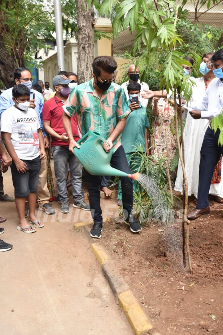 Anil Kapoor spotted at a tree plantation drive on 'World Environment Day 2021'!