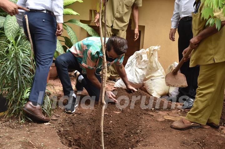 Anil Kapoor spotted at a tree plantation drive on 'World Environment Day 2021'!