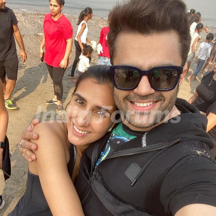 Maniesh Paul shares throwback pictures of beach clean up on 'World Environment Day'