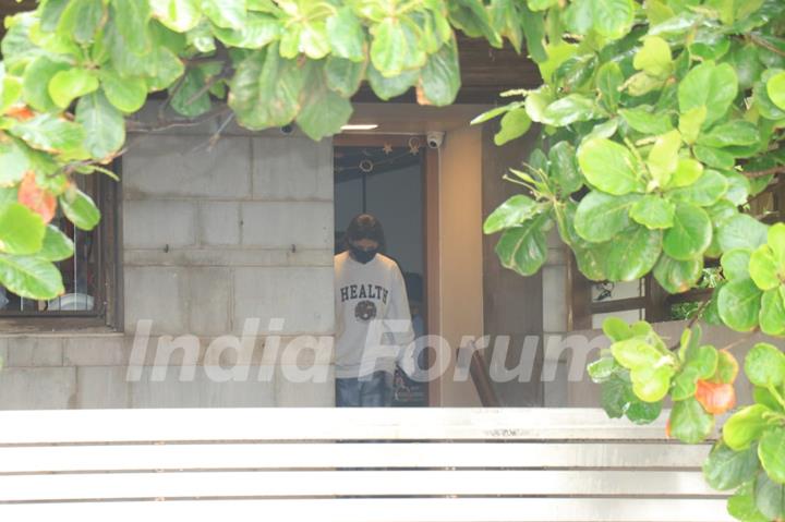 Shweta Bachchan snapped at Zoya Akhtar's house in Bandra