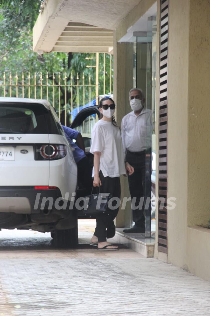 Karisma Kapoor snapped in Khar, Mumbai