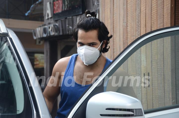 Varun Dhawan snapped outside his gym in Juhu