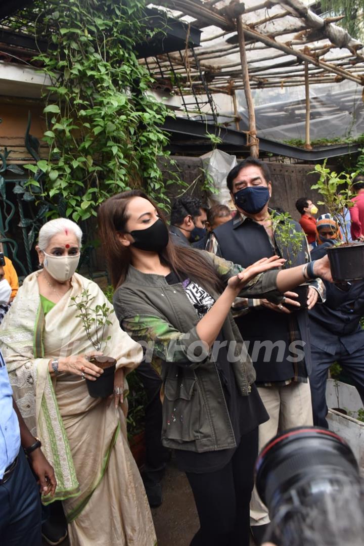 Sonakshi Sinha with Shatrughan and Poonam Sinha snapped at tree plantation in Juhu