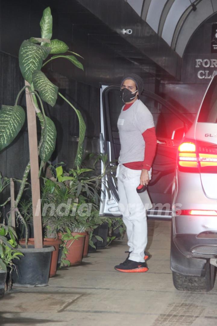 Varun Dhawan snapped at gym in Khar