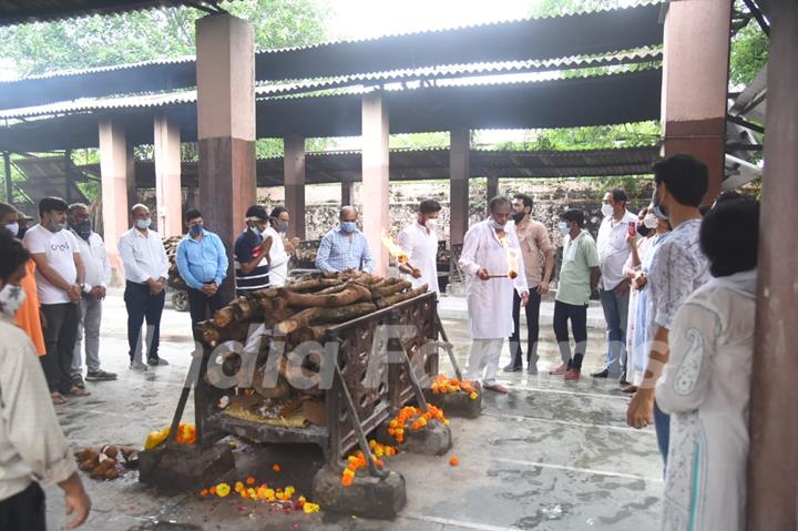 Veteran actor Chandrashekhar Vaidya’s funeral at Pawan Hans!