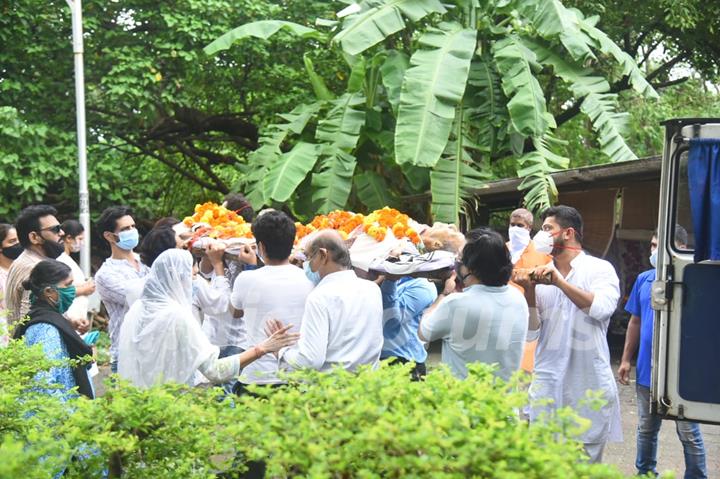 Veteran actor Chandrashekhar Vaidya’s funeral at Pawan Hans!