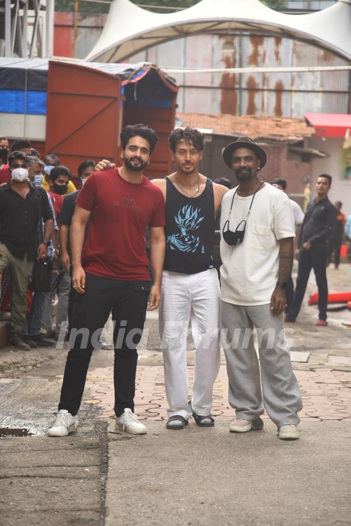 Producer Jackky Bhagnani, Tiger Shroff and Remo Dsouza snapped outside SJ Studio, Andheri