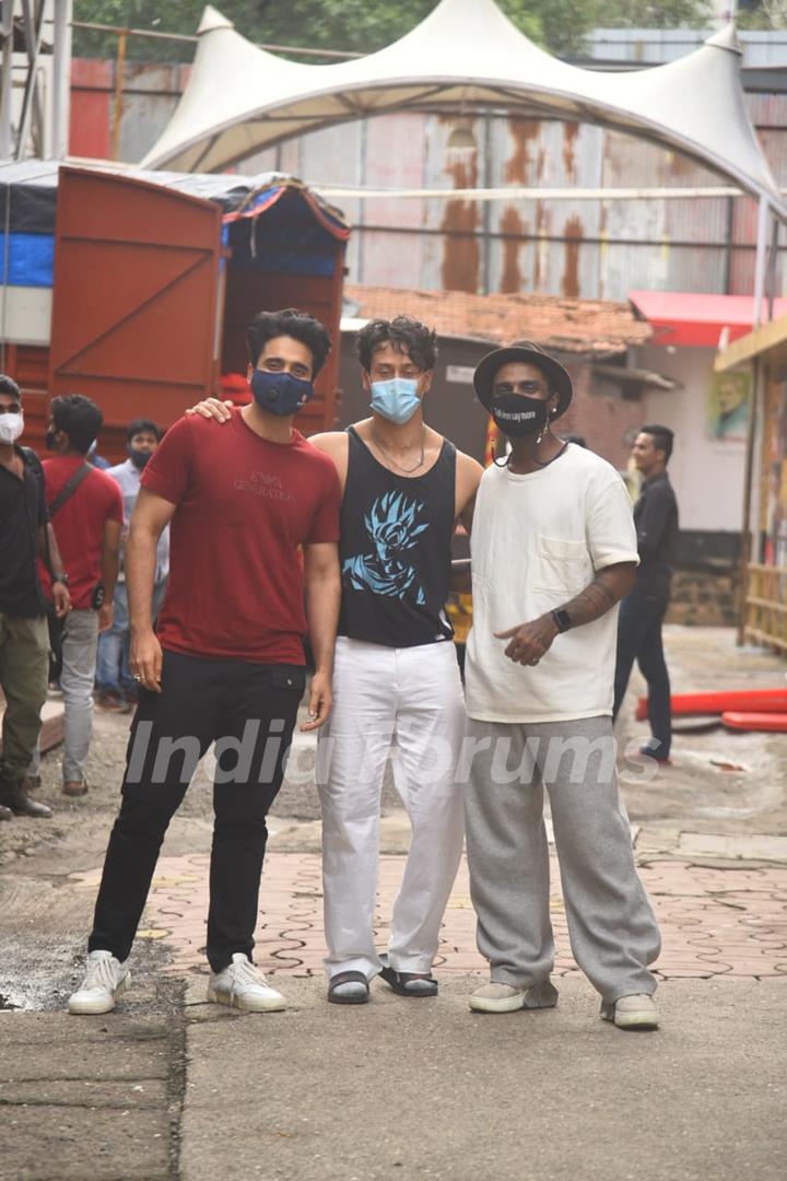 Producer Jackky Bhagnani, Tiger Shroff and Remo Dsouza snapped outside SJ Studio, Andheri