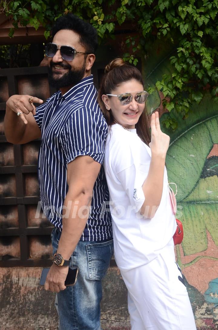 Shefali Jariwala snapped with her husband in Versova