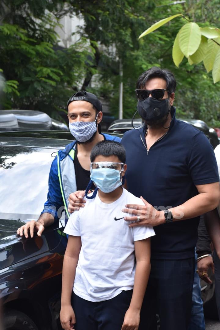 Ajay Devgn and son Yug at a tree plantation drive in Juhu, Mumbai!