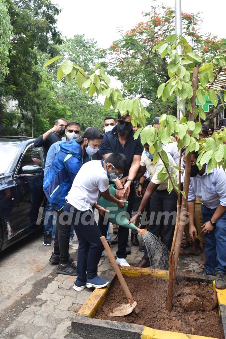 Ajay Devgn and son Yug at a tree plantation drive in Juhu, Mumbai!