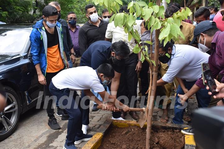 Ajay Devgn and son Yug at a tree plantation drive in Juhu, Mumbai!