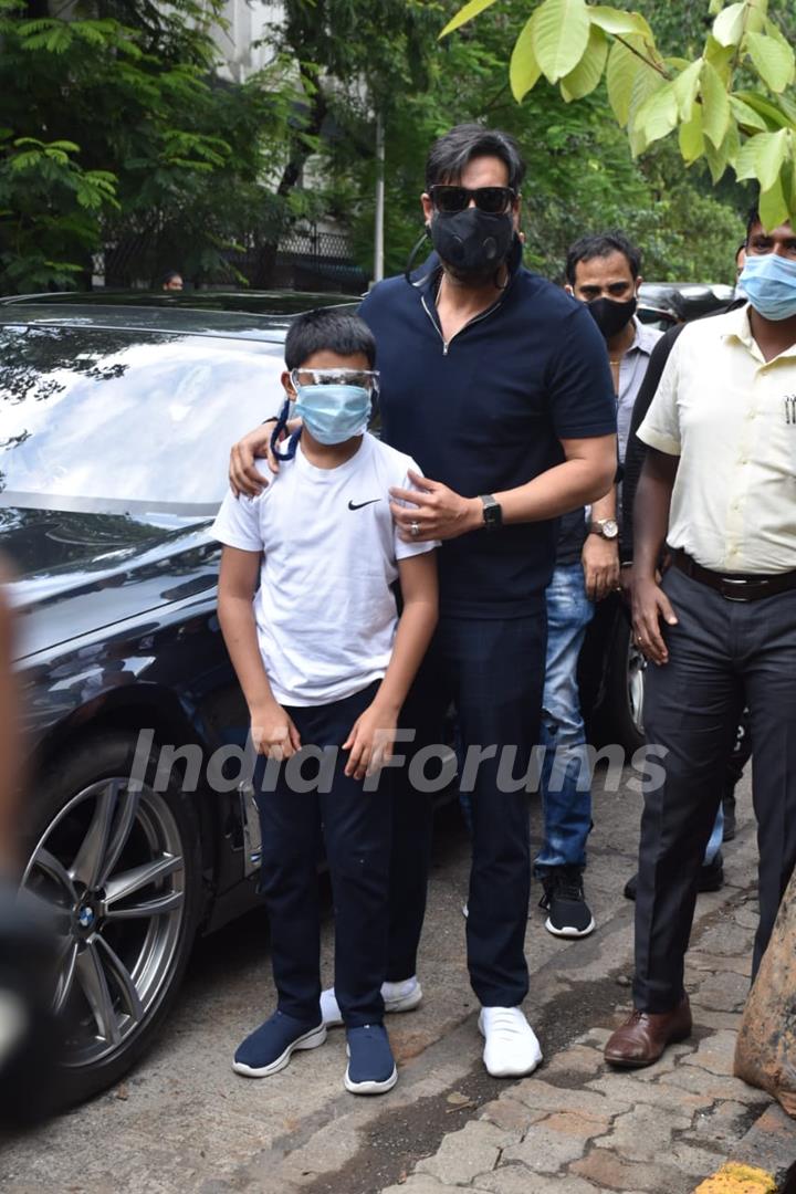 Ajay Devgn and son Yug at a tree plantation drive in Juhu, Mumbai!