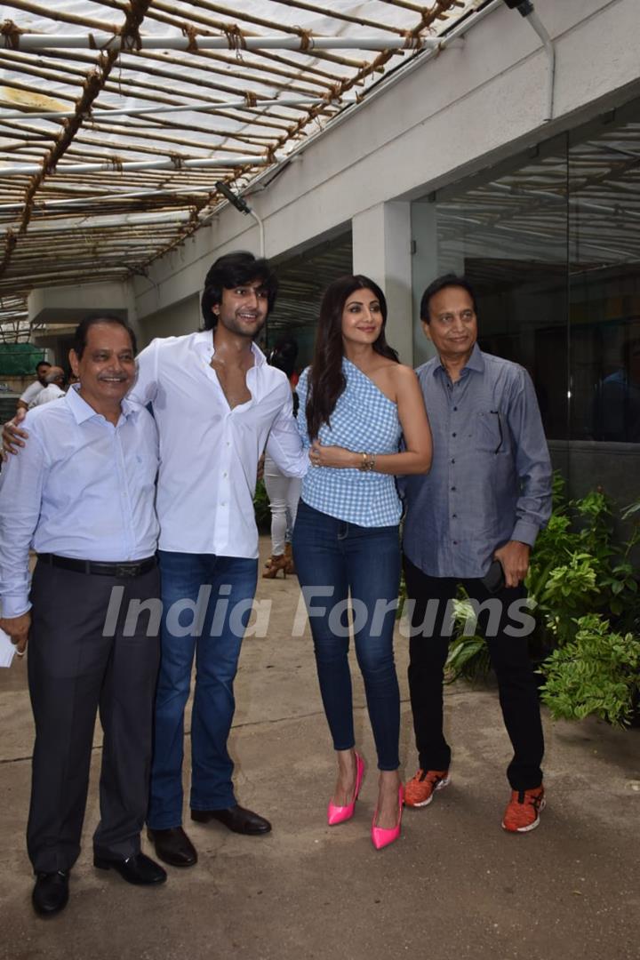 Shilpa Shetty Kundra, Meezaan, and other team members of Hungama 2 snapped at Sunny Super Sound