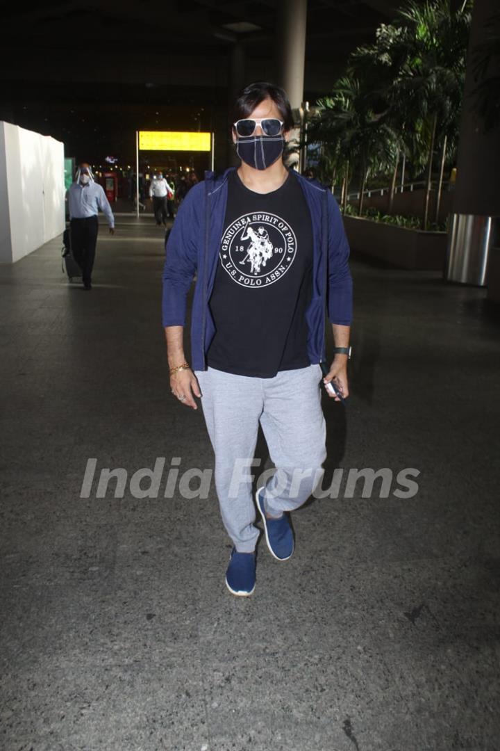 Vivek Oberoi snapped at airport