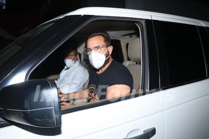 Saif Ali Khan snapped at Producer Ramesh Taurani's office in Bandra!