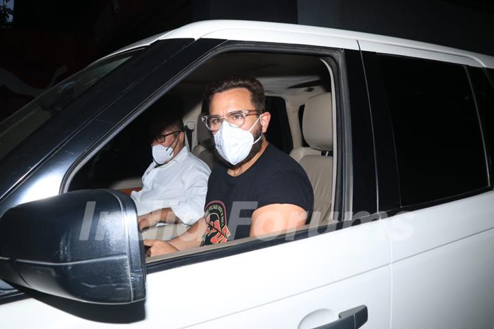 Saif Ali Khan snapped at Producer Ramesh Taurani's office in Bandra!