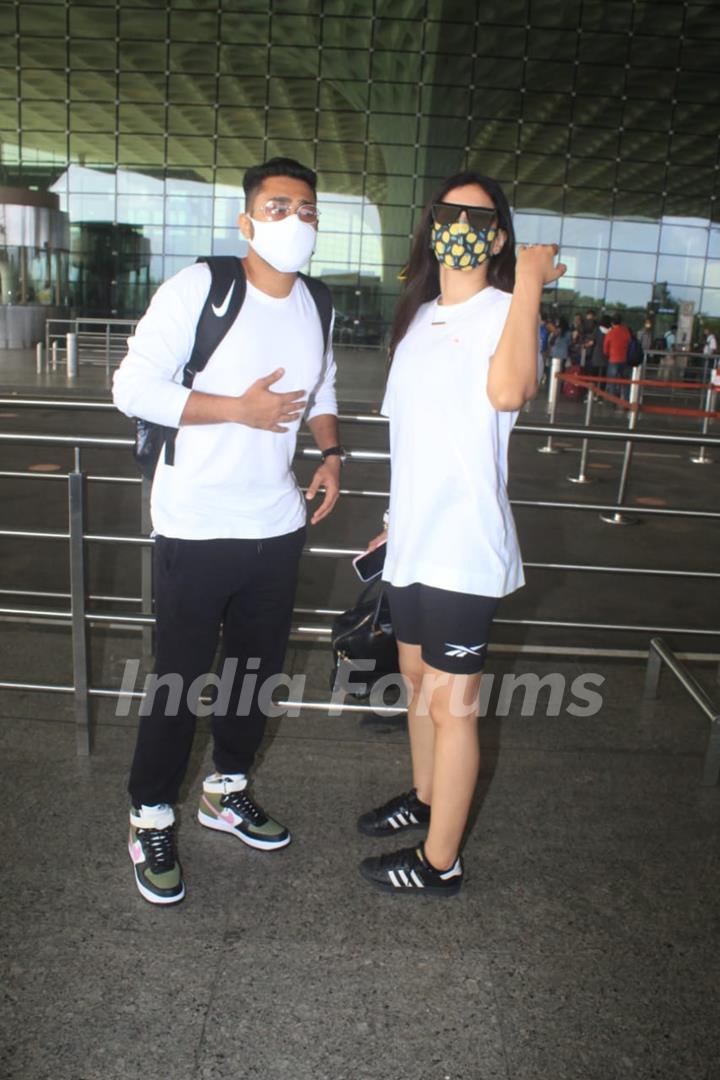 Gauahar Khan and Zaid Darbar snapped at airport