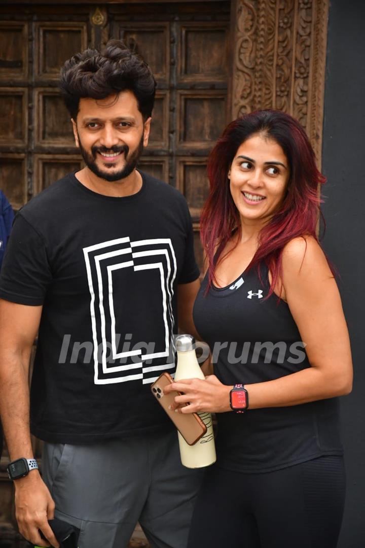 Genelia Deshmukh and Riteish Deshmukh spotted at gym in Bandra!