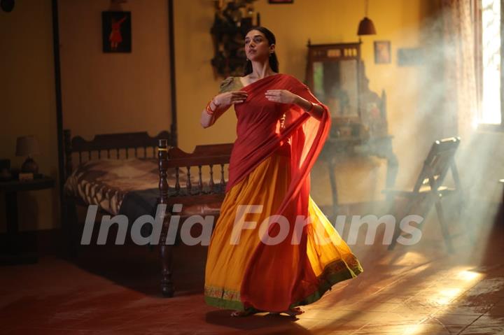 Aditi Rao Hydari in her debut Malayalam film - 'Sufiyum Sujatayum'