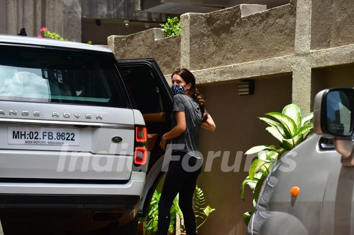 Katrina Kaif with sister Isabelle Kaif snapped in Bandra